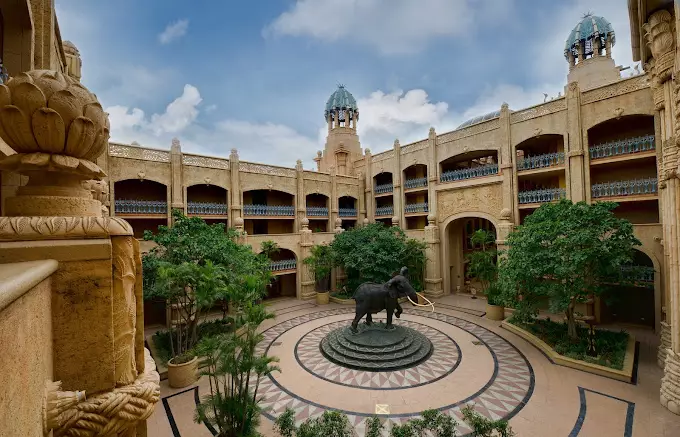 The Palace Of The Lost City